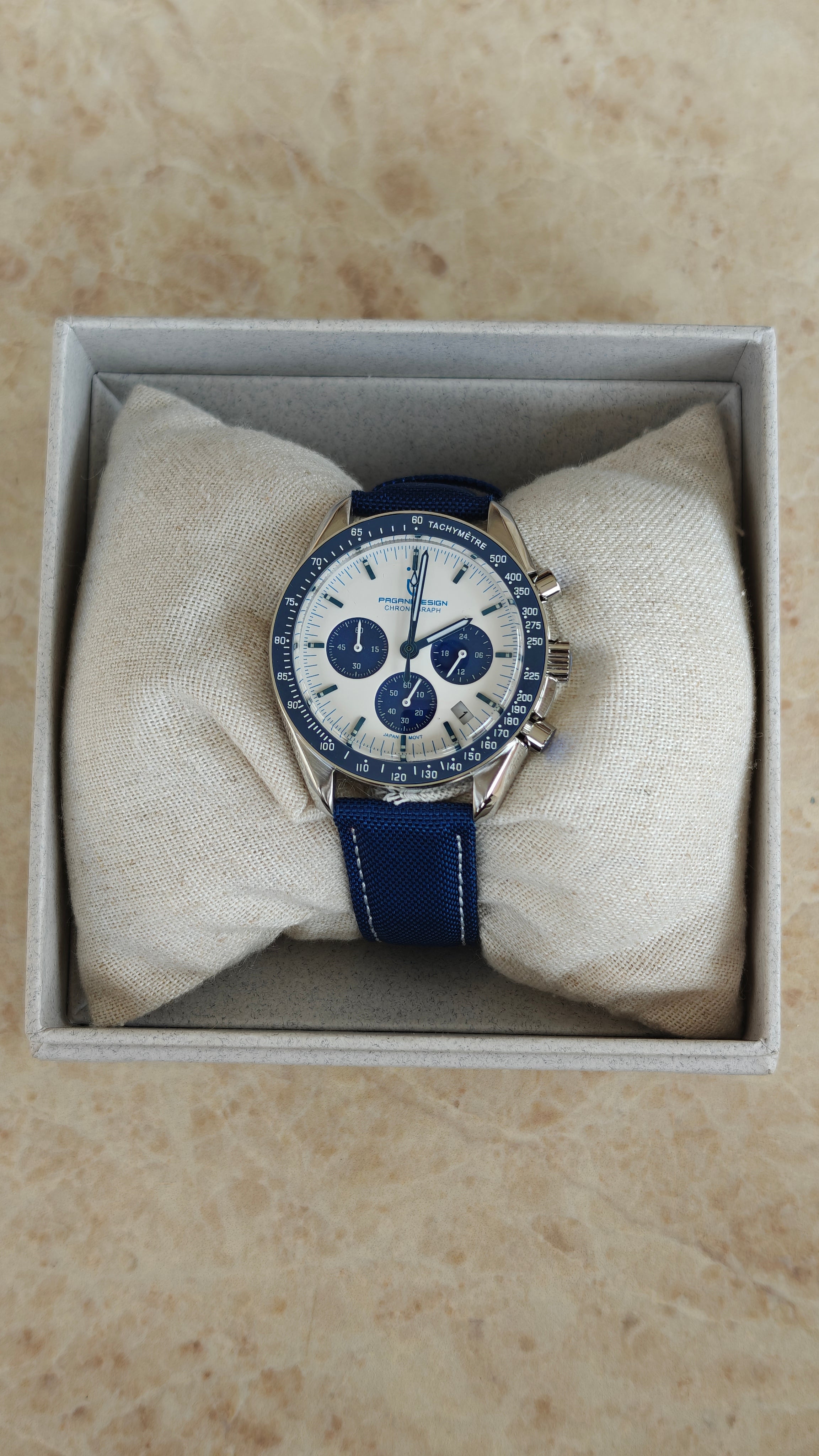 Pagani Design PD-1701 – Homenaje al Speedmaster “Snoopy Edition” (sin Snoopy)