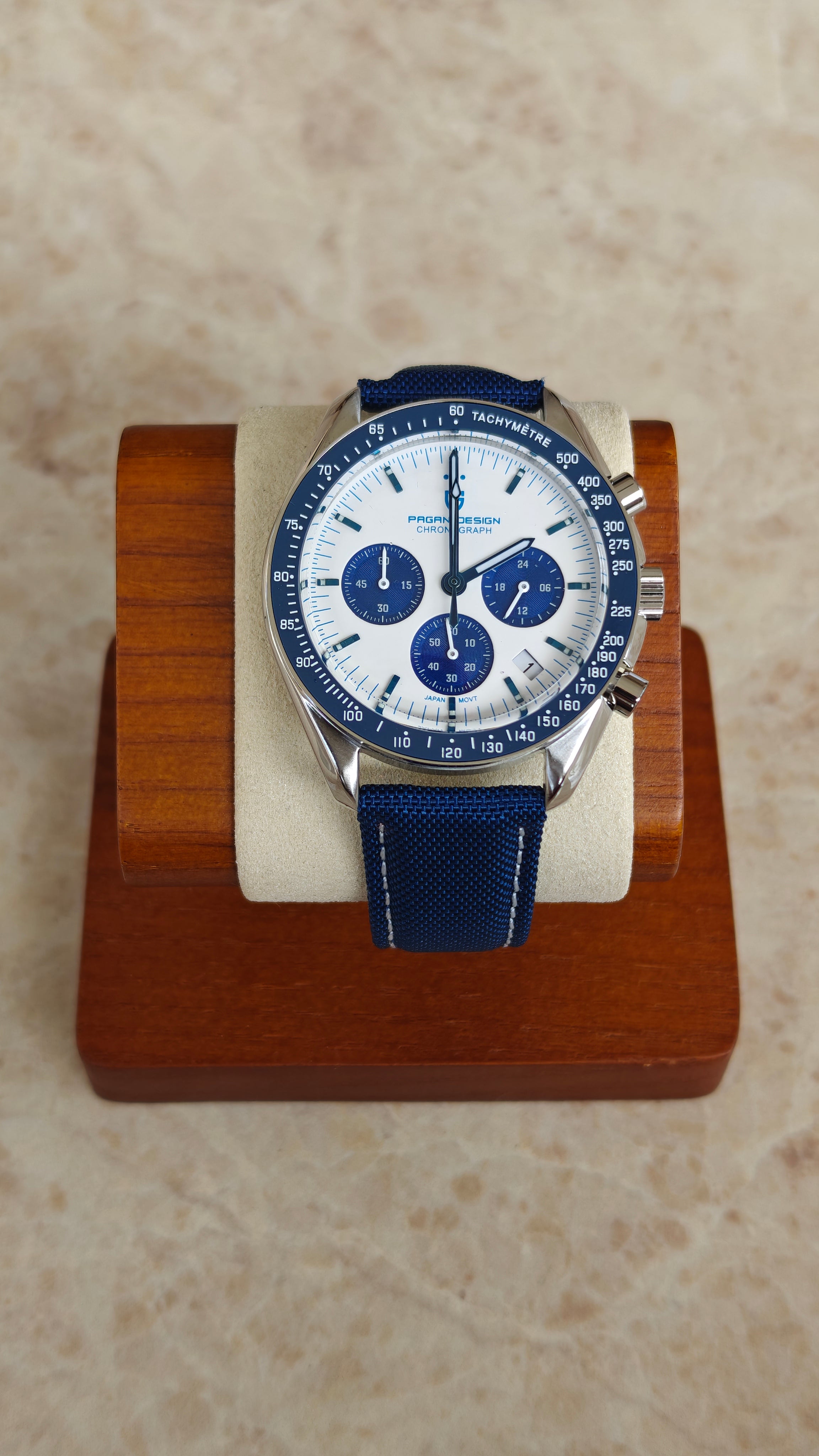 Pagani Design PD-1701 – Homenaje al Speedmaster “Snoopy Edition” (sin Snoopy)