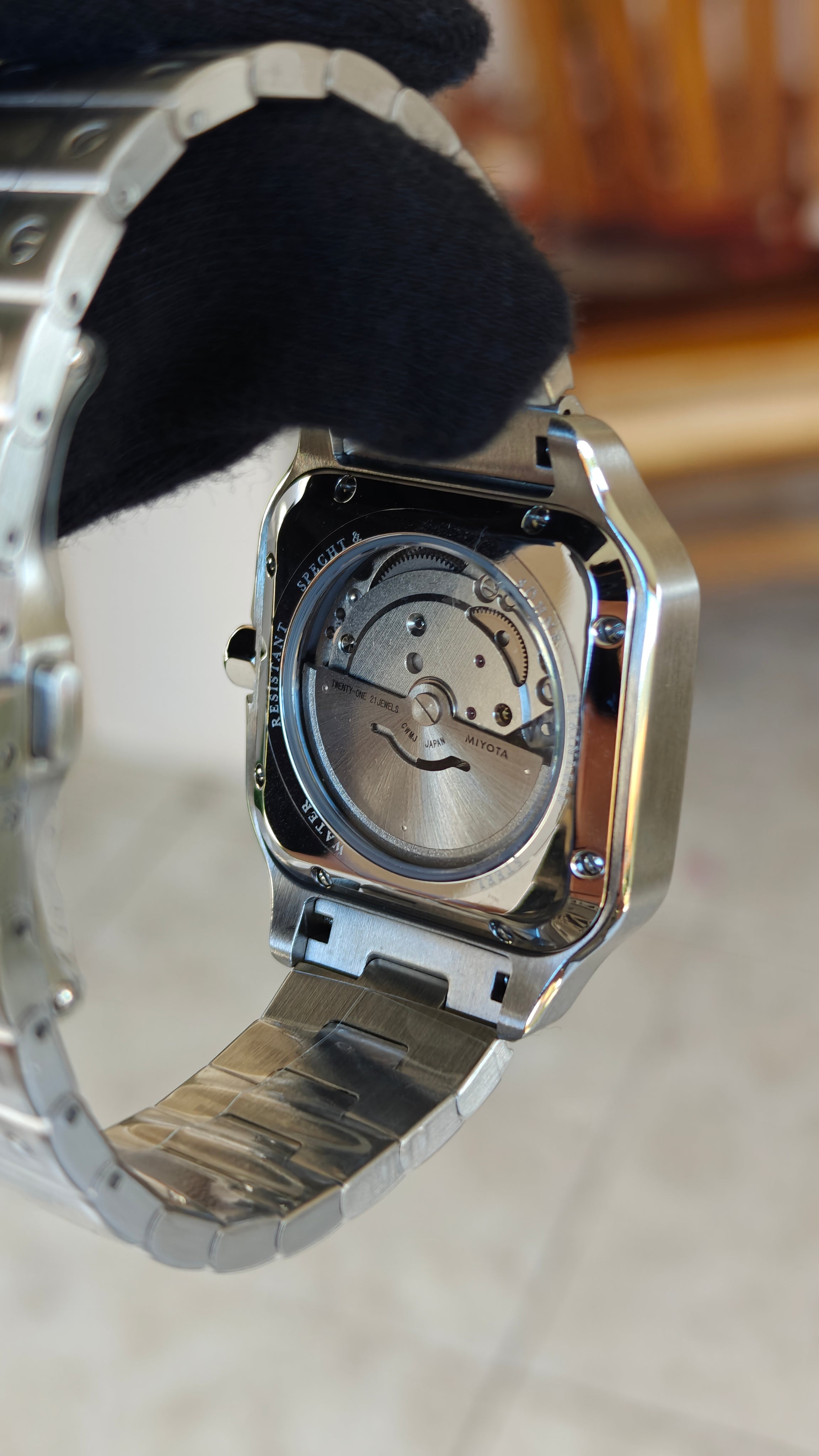 Specht & Söhne SP0021 – Homenaje al Cartier Santos