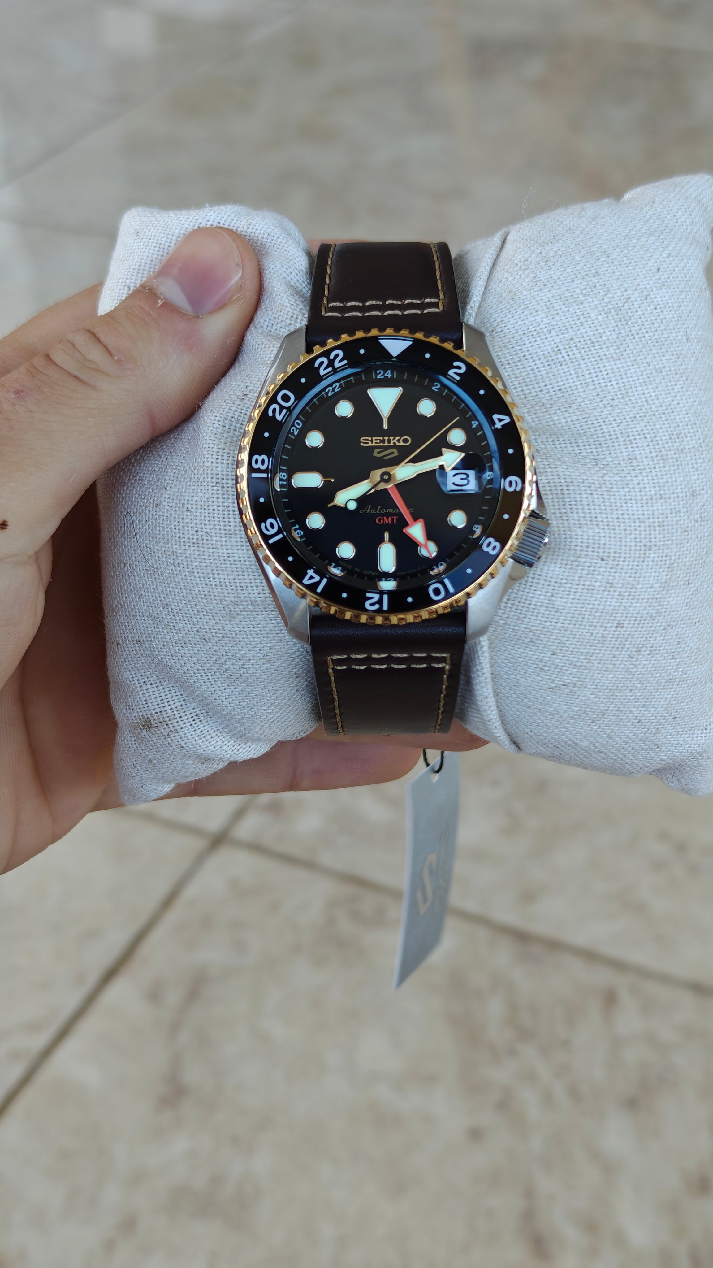 Seiko 5 Sports SSK036K1 – GMT Black & Gold