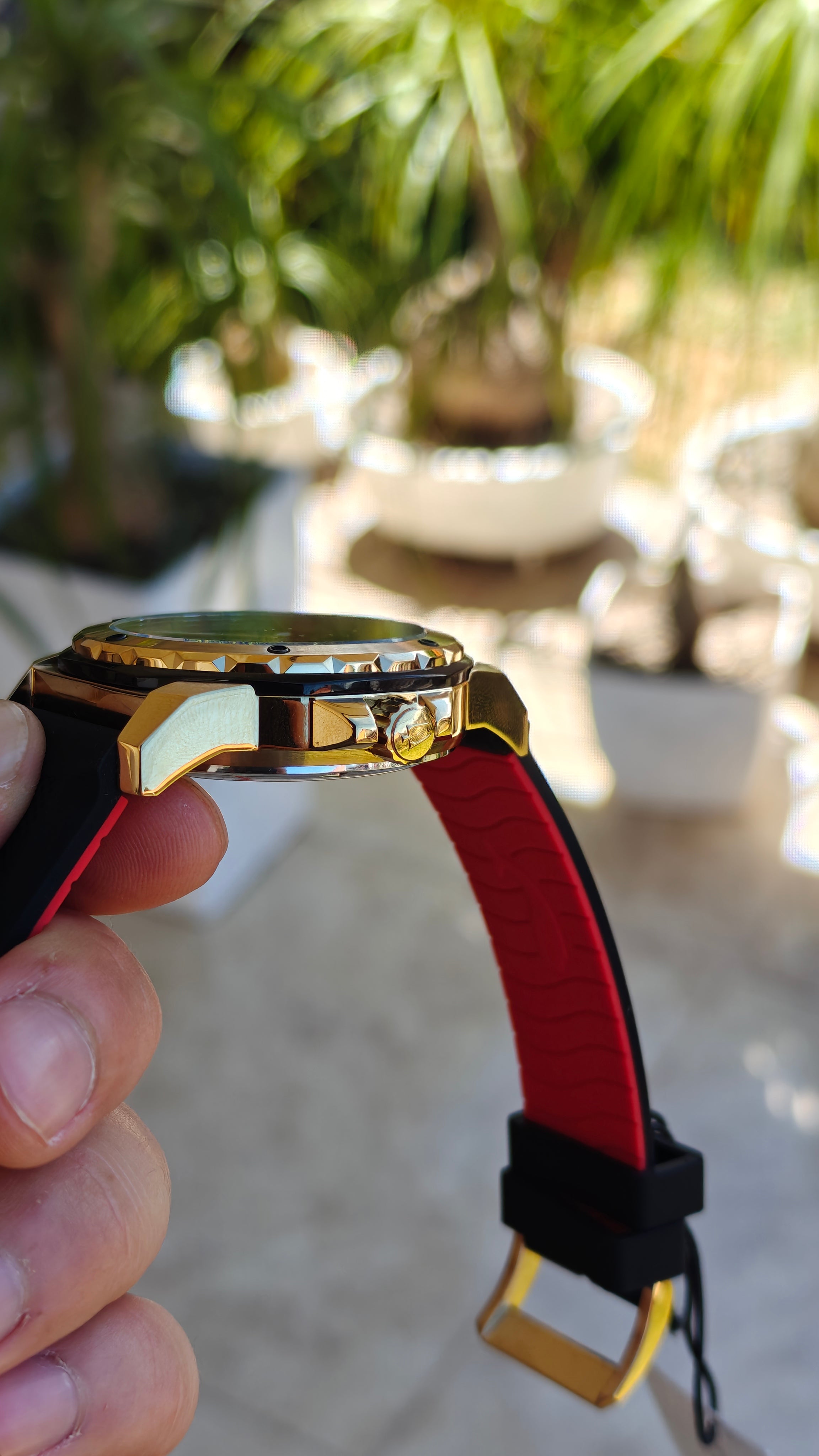 Bulova Marine Star 98A272 – Automático Black & Gold