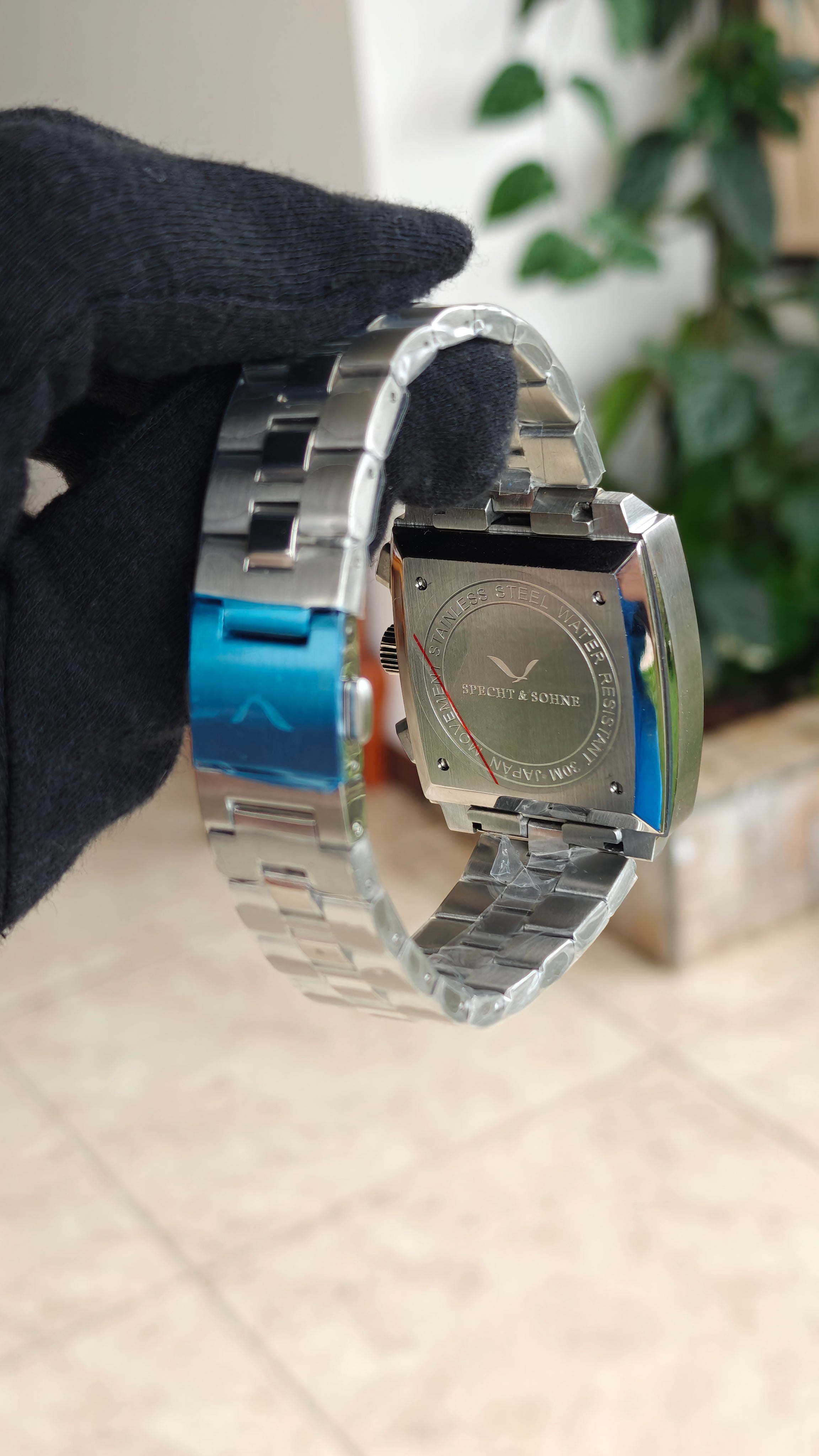 Specht & Söhne SP0009 |
Homenaje al TAG Heuer Monaco