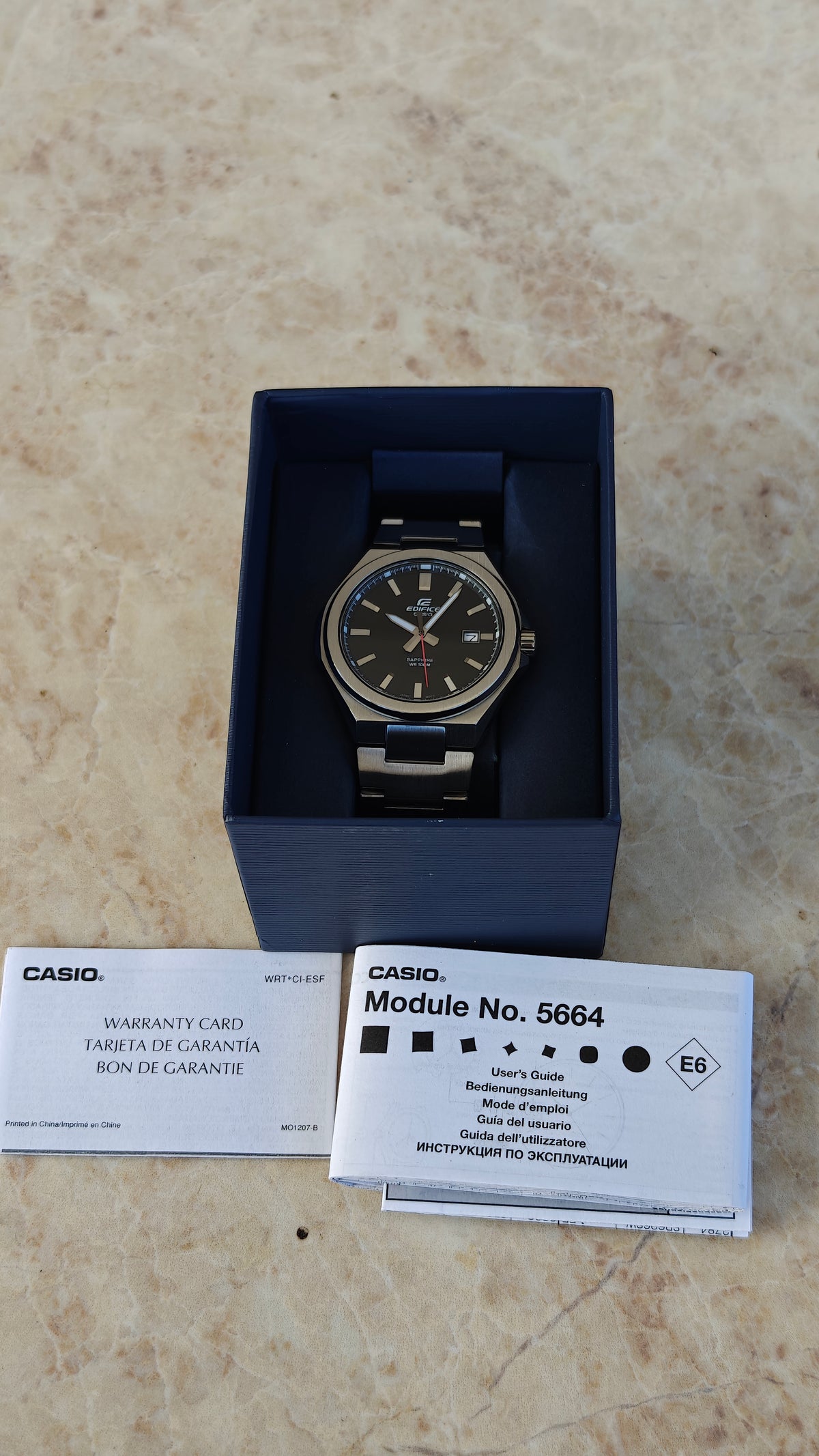 Casio Edifice EFB-108D-1AV – Cristal de Zafiro