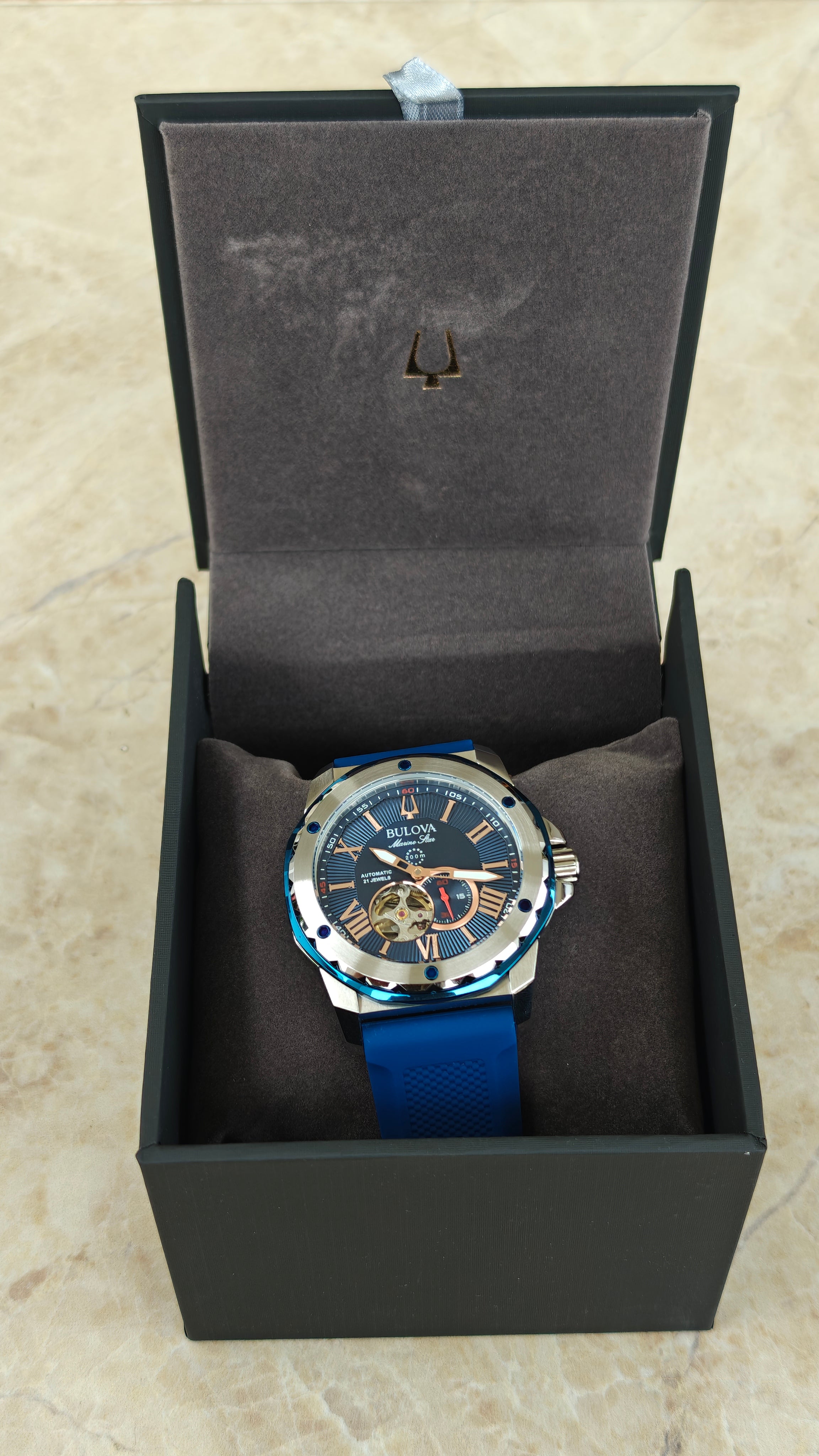 Bulova Marine Star 98A282 – Automático Blue & Silver