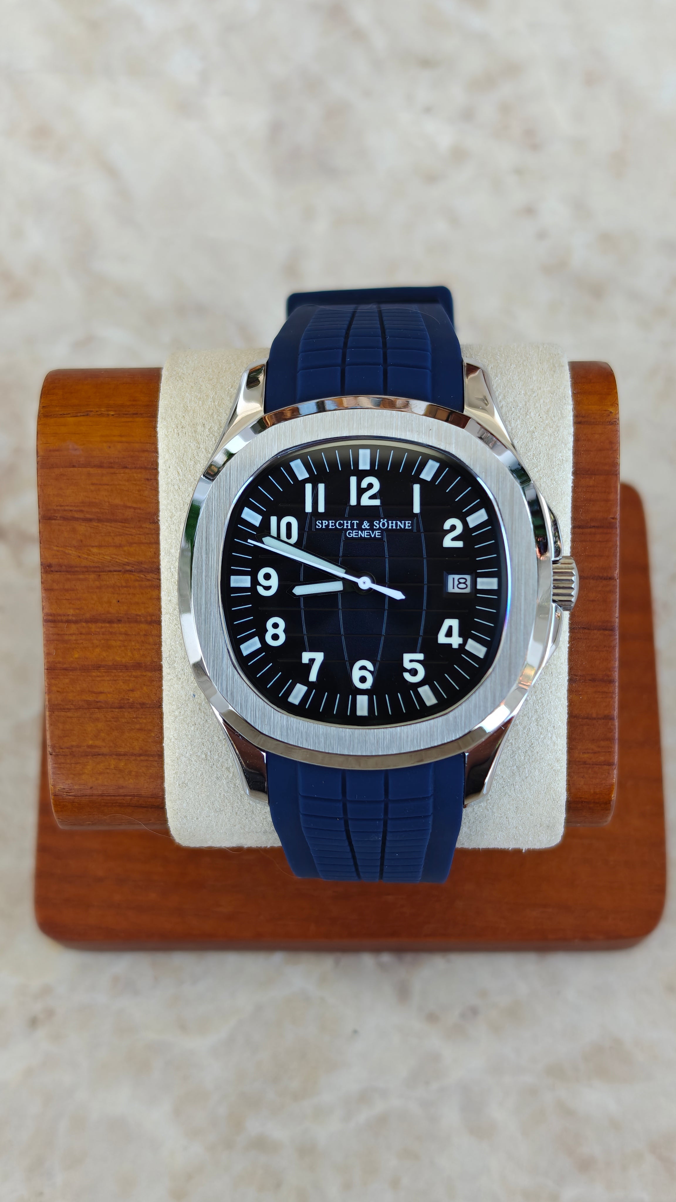 Specht & Söhne SP0008 – Homenaje al Patek Philippe Aquanaut Azul