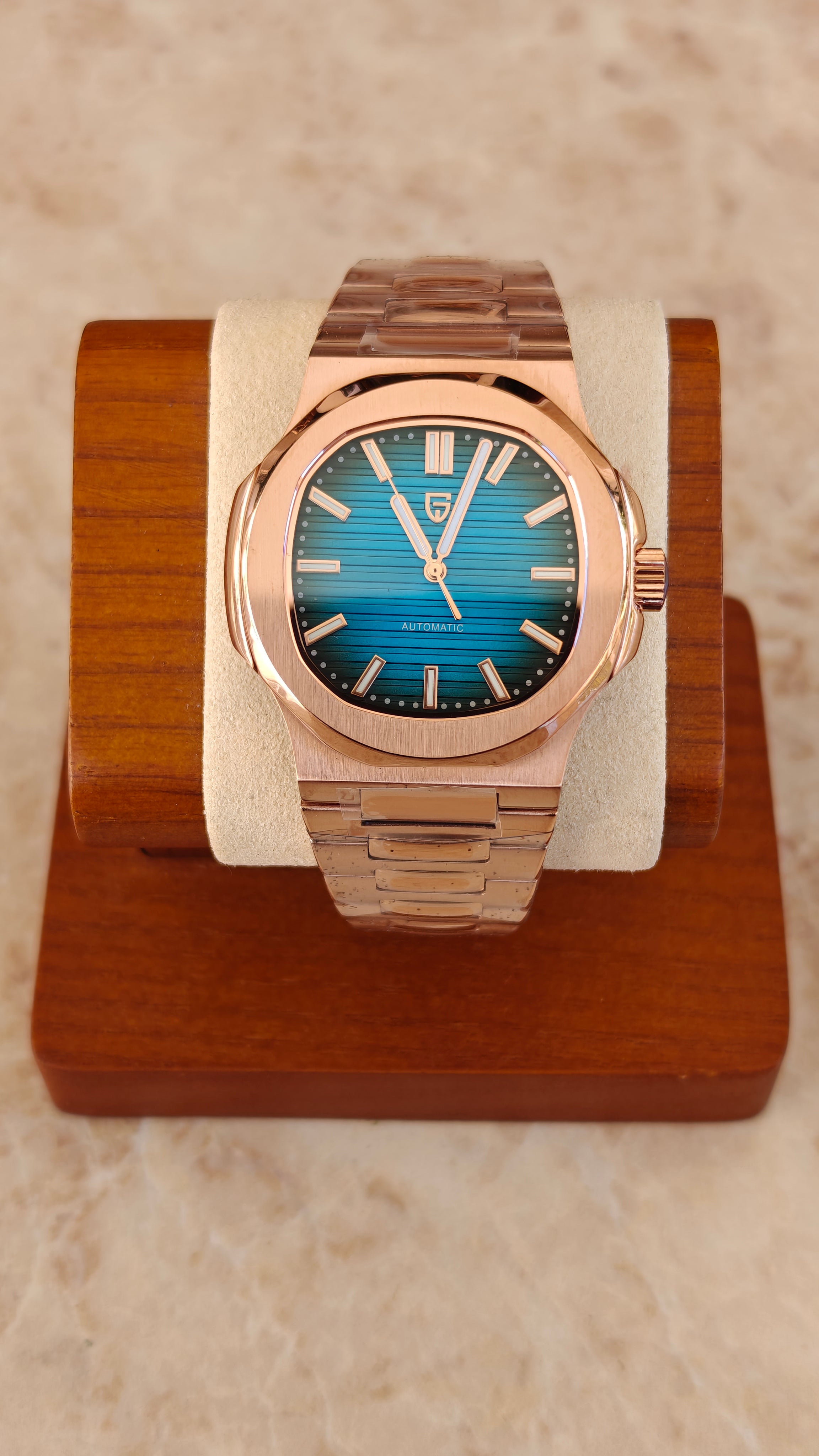 Pagani design PD-1728  (Homenaje al Patek Philippe Nautilus Oro Rosa)