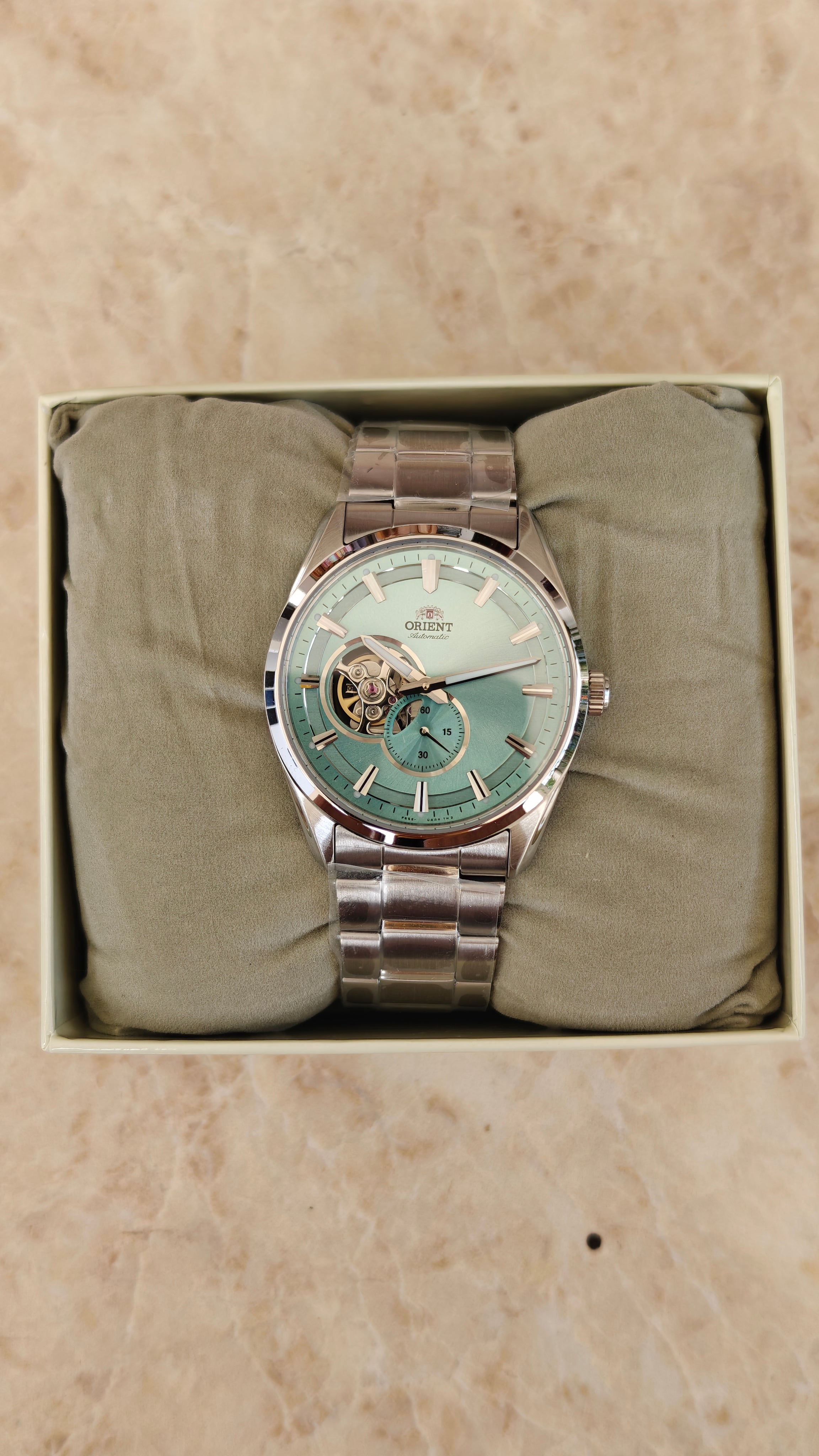 Orient Contemporary RA-AR0009L10B