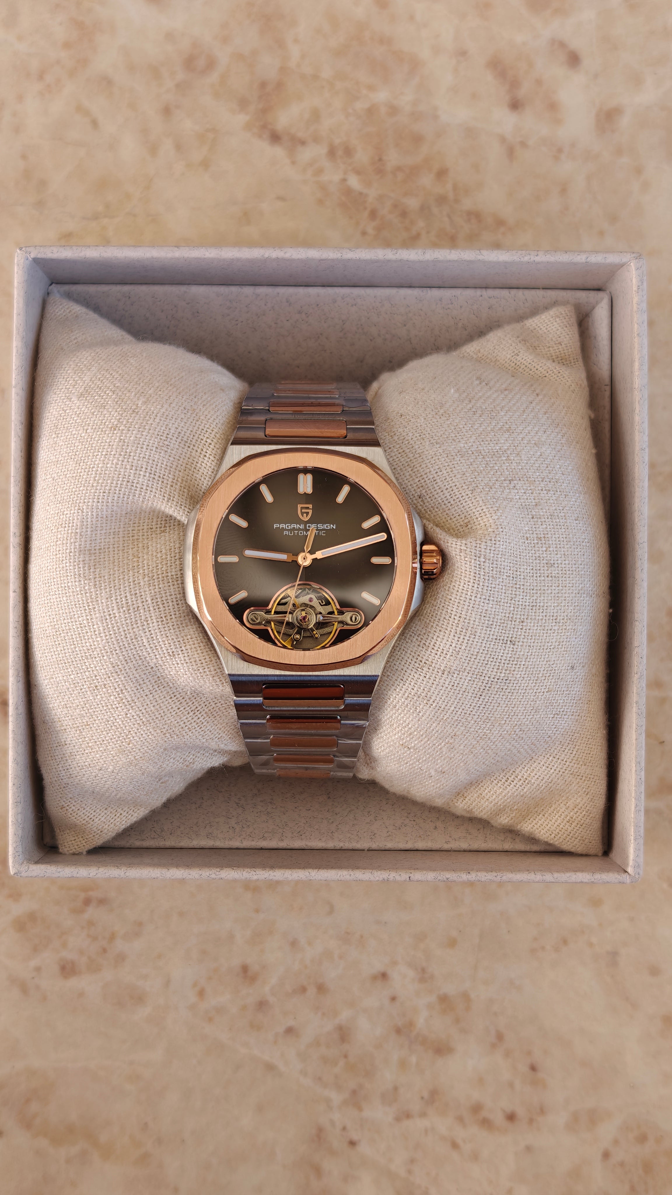 Pagani Design PD-YS025 – Estilo Nautilus Open Heart