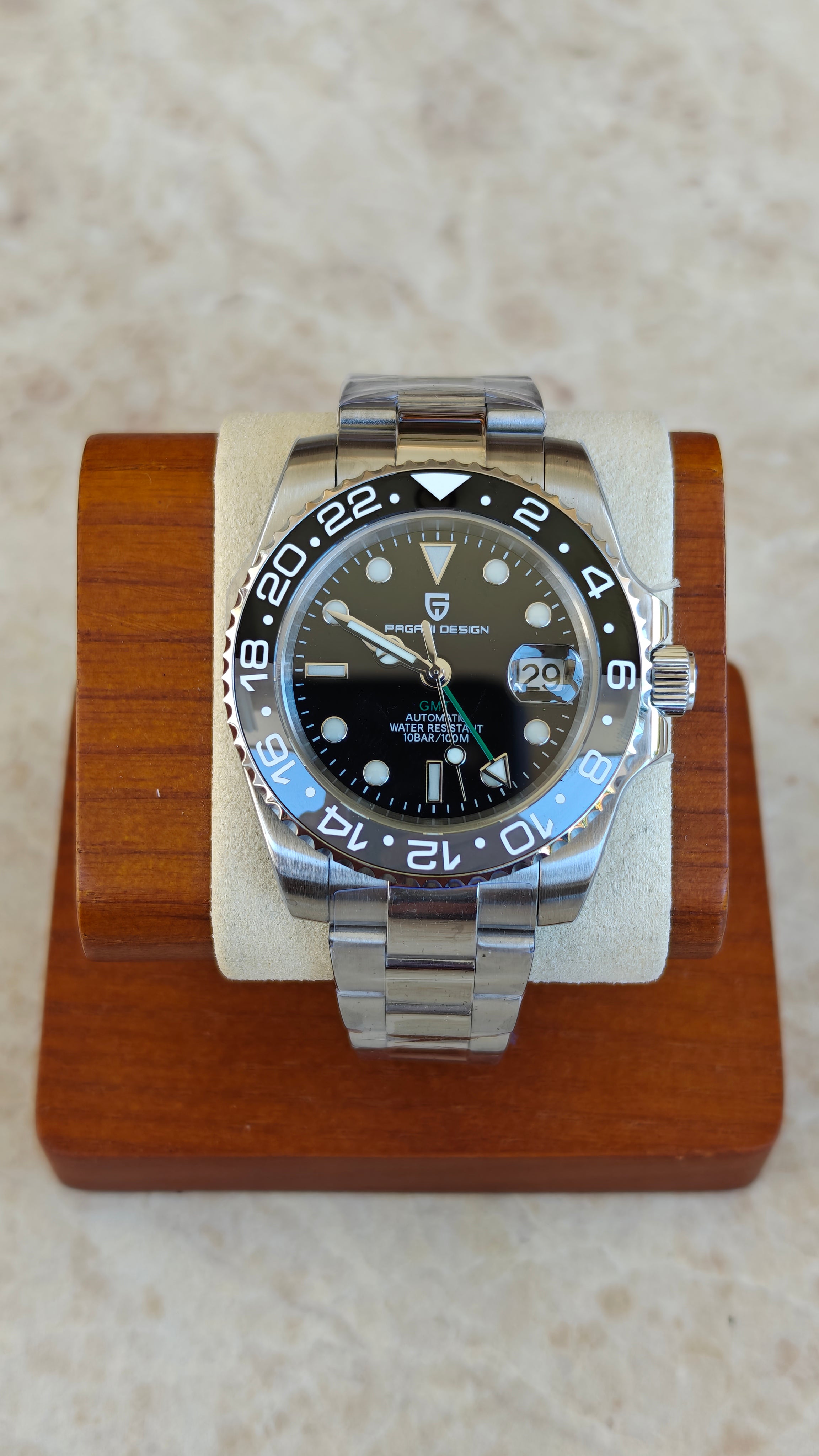 Pagani Design PD-1662 – GMT (Homenaje al Rolex GMT-Master II “Bruce Wayne” )