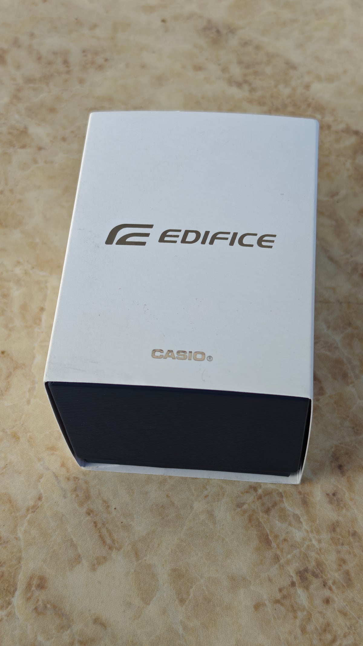 Casio Edifice EFB-108D-1AV – Cristal de Zafiro