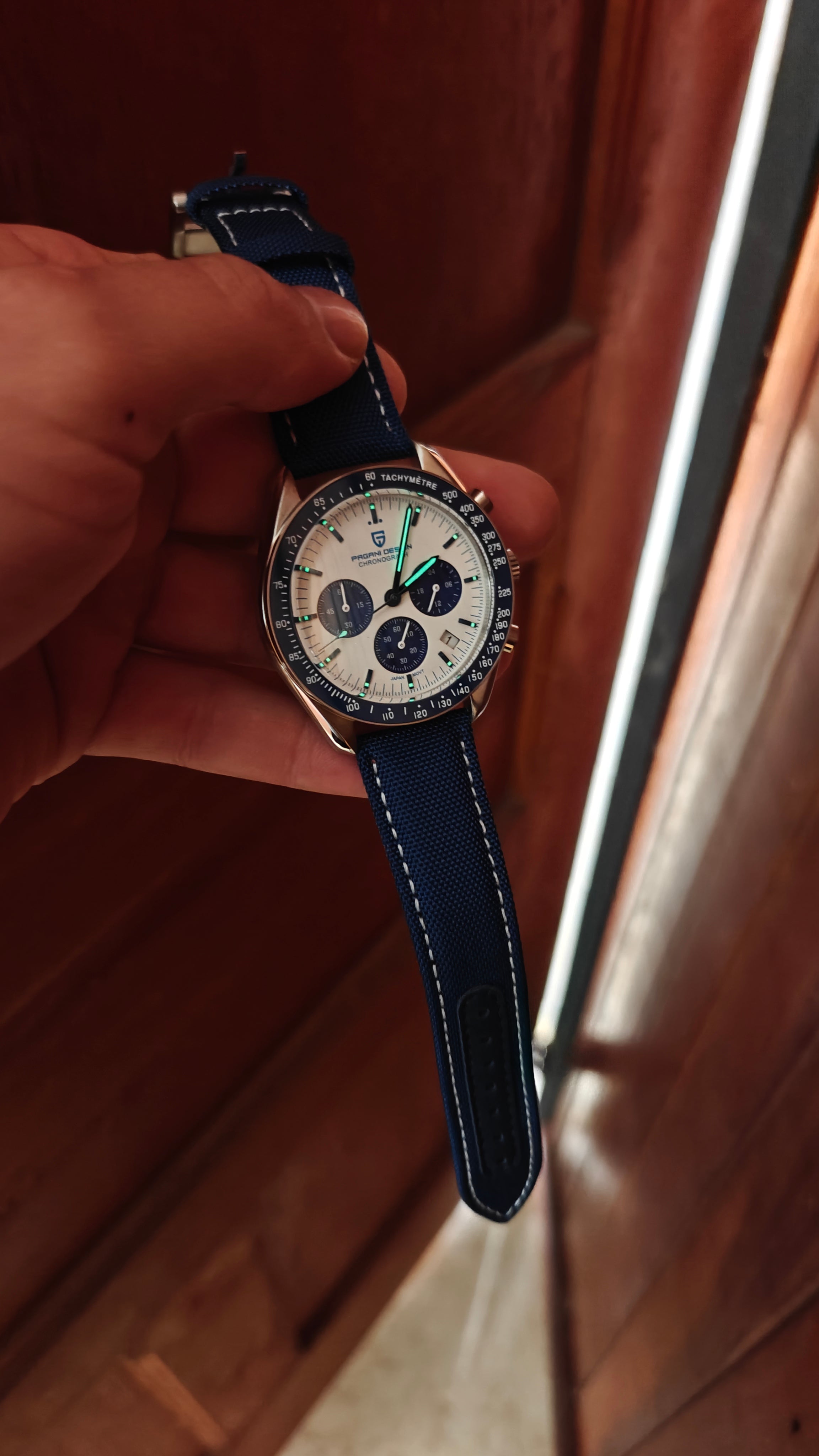 Pagani Design PD-1701 – Homenaje al Speedmaster “Snoopy Edition” (sin Snoopy)