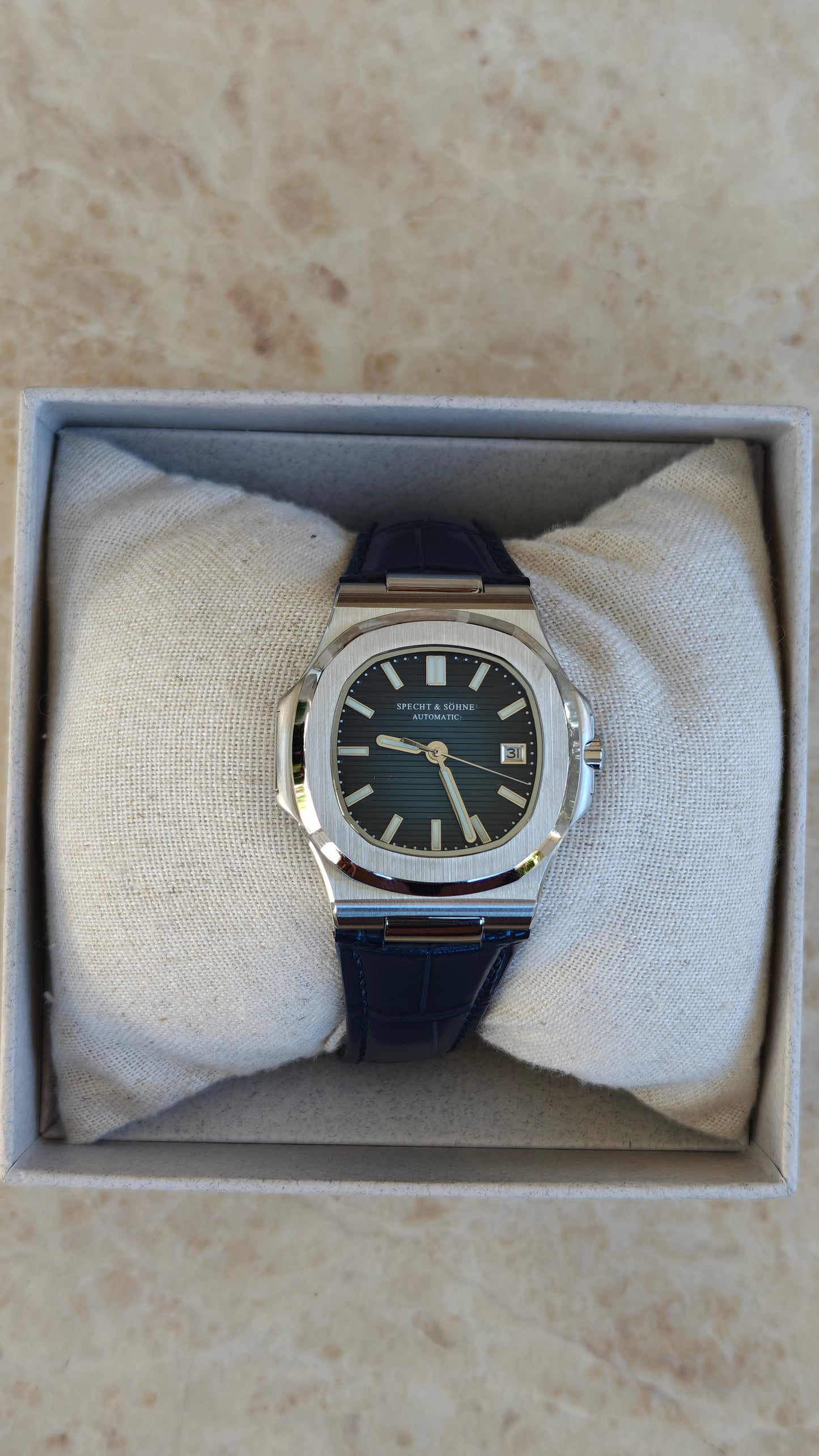 Specht & Söhne SP0002 – Homenaje al Patek Philippe Nautilus